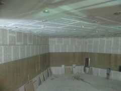 nagy koncertterem hangelnyelő burkolat elkészült